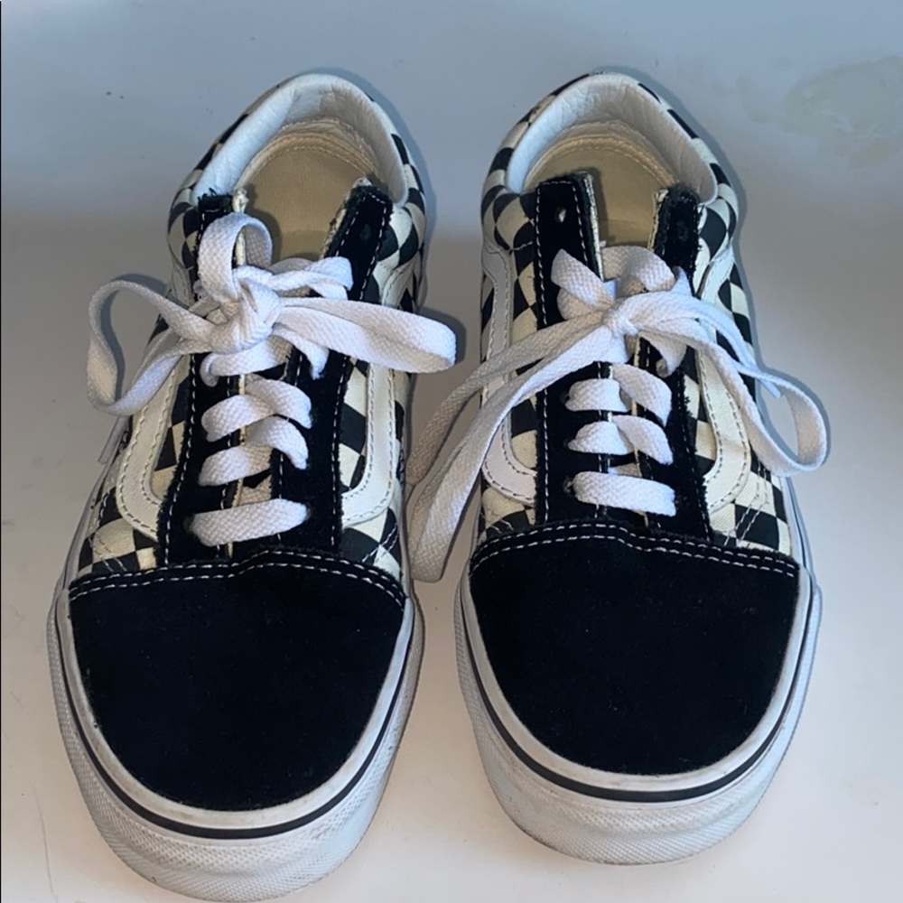BARELY WORN! Old skool checkered black and white vans